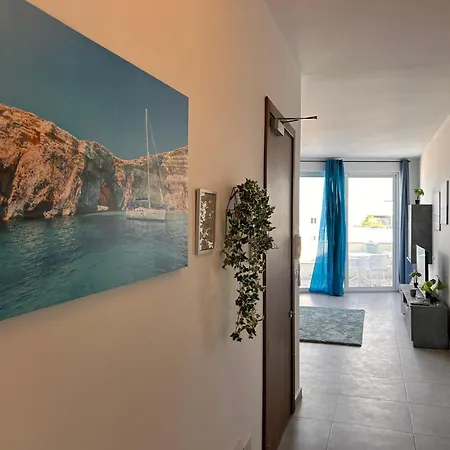Qawra Penthouse - Spacious Sleeps 5 St. Paul's Bay