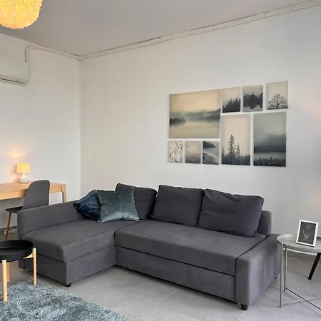 Qawra Penthouse - Spacious Sleeps 5 *