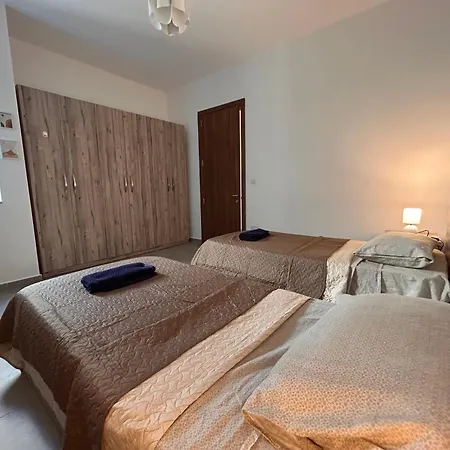 Apartment Qawra Penthouse - Spacious Sleeps 5