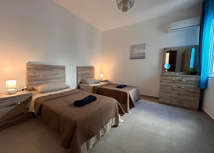 Qawra Penthouse - Spacious Sleeps 5 * San Pawl il-Baħar