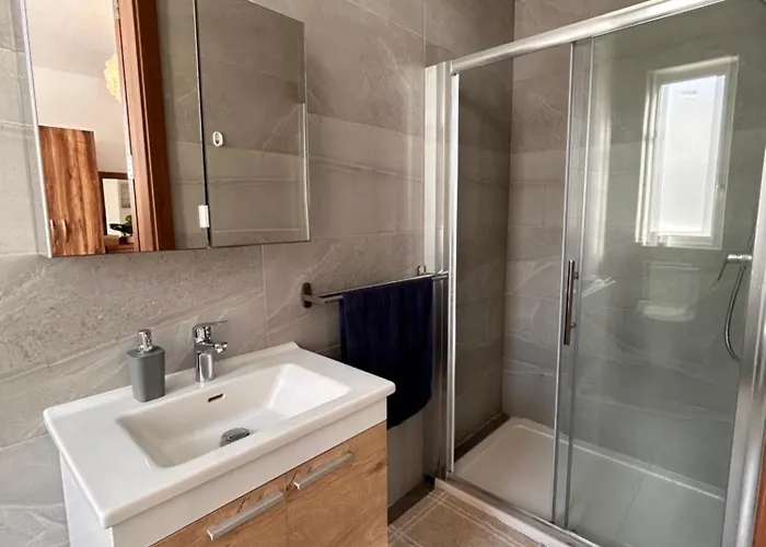 Lejlighed Qawra Penthouse - Spacious Sleeps 5 San Pawl il-Baħar