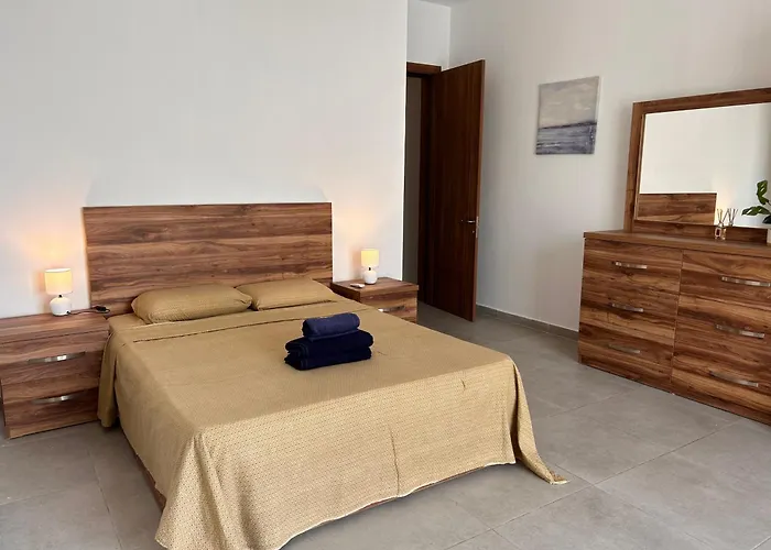 Qawra Penthouse - Spacious Sleeps 5 San Pawl il-Baħar